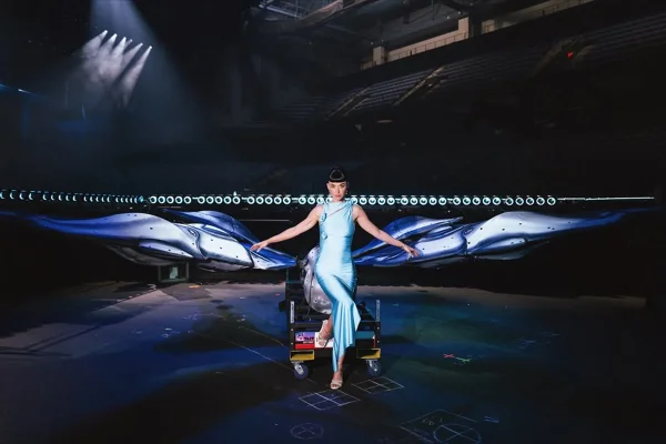 Katy Perry quase cai durante "voo" sobre o público nos EUA - Metrópoles