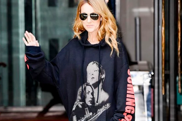 Celine Dion usa moletom com estampa do filme Titanic