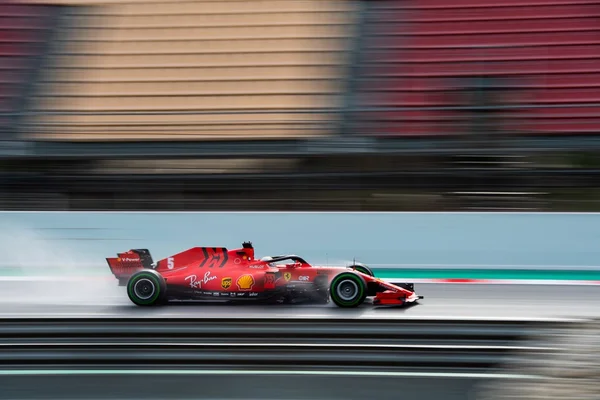 Vettel coloca Ferrari na frente em teste e Hamilton tem problemas