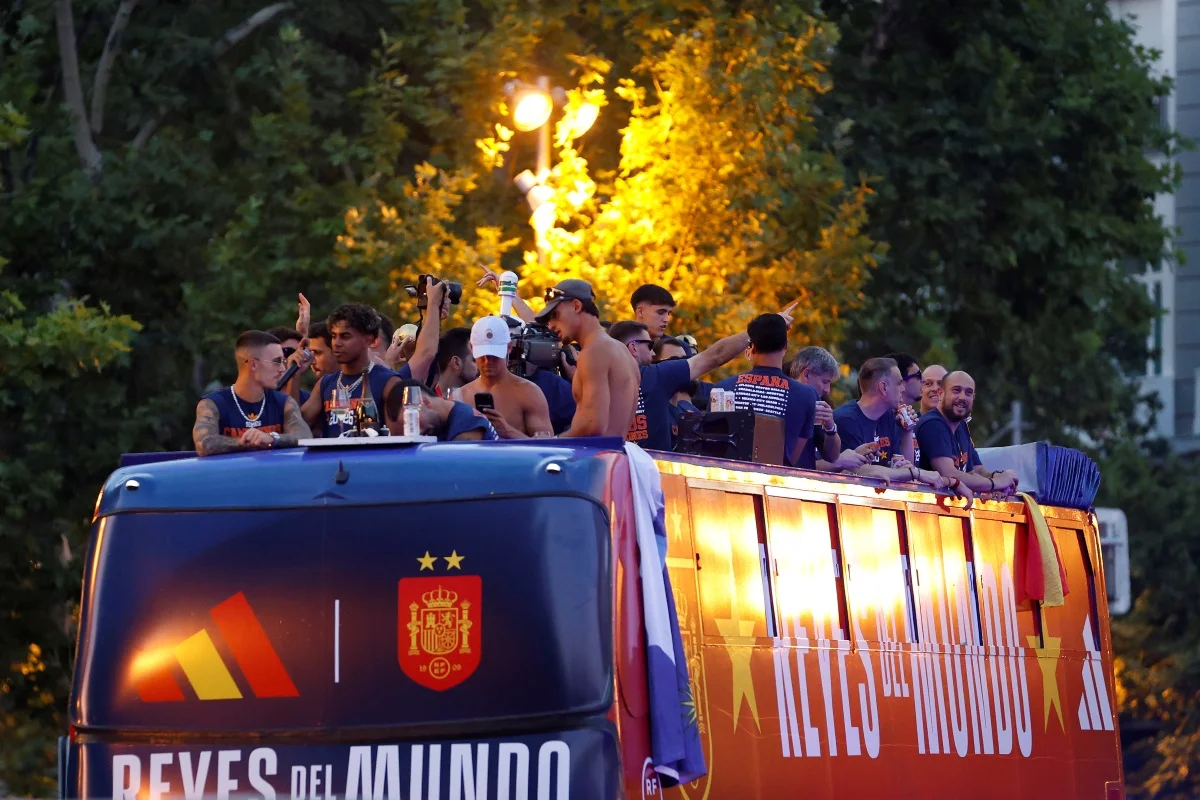 Espanha conquista Copa e expõe fragilidade argentina em campo