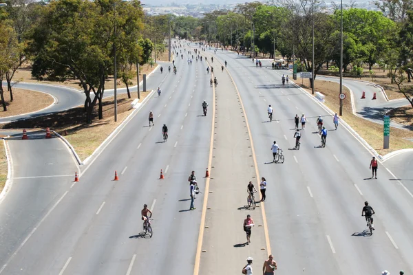 Enquete sobre o horário do Eixão do Lazer termina na segunda (30/1)