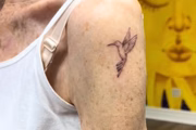 Abby Griffin descreveu a tatuagem como uma "experiência multigeracional incrivelmente especial"