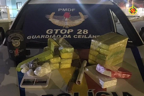 PMDF prende dois adultos e apreende adolescente suspeitos de estarem com 20kg de drogas