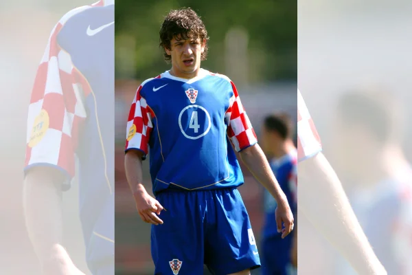 Ex-jogador croata teve carreira prejudicada após sexo em campo de futebol