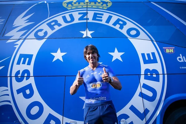Apresentação de Marcelo Moreno no Cruzeiro rende chuva de memes