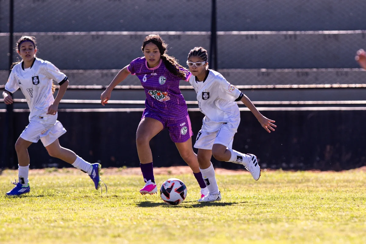 CBF banca futebol feminino no DF enquanto clubes ricos ignoram