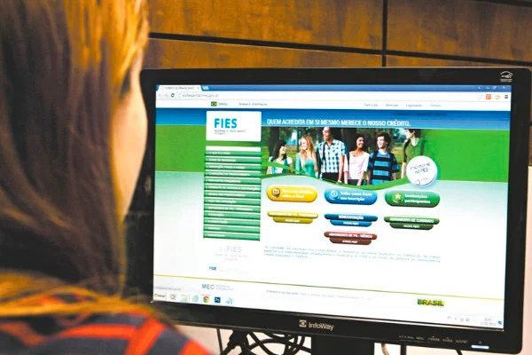 MEC publica regras para oferta do Fies no segundo semestre de 2019