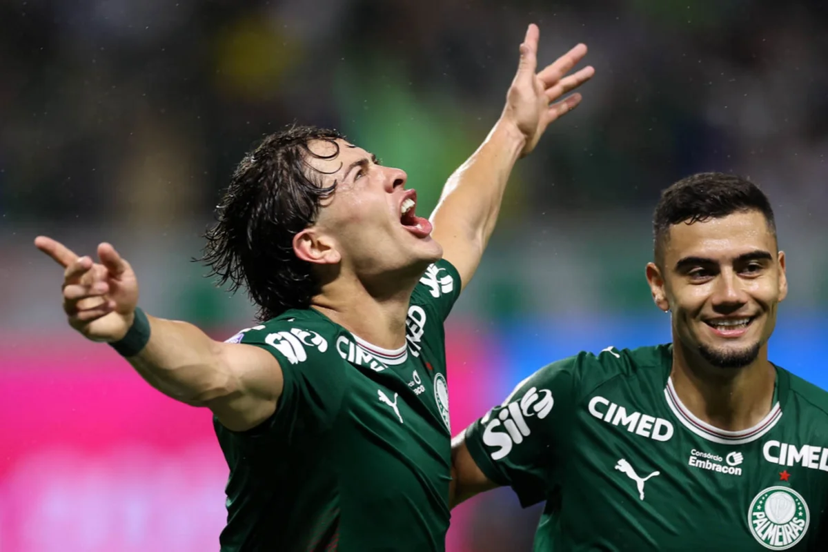 O Palmeiras goleou o Corinthians pelo Brasileirão O Palmeiras goleou o Corinthians pelo Brasileirão