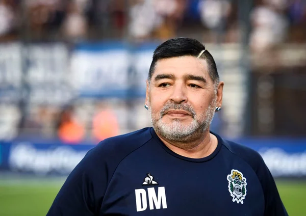 Maradona foi enterrado sem coração, revela jornalista argentino