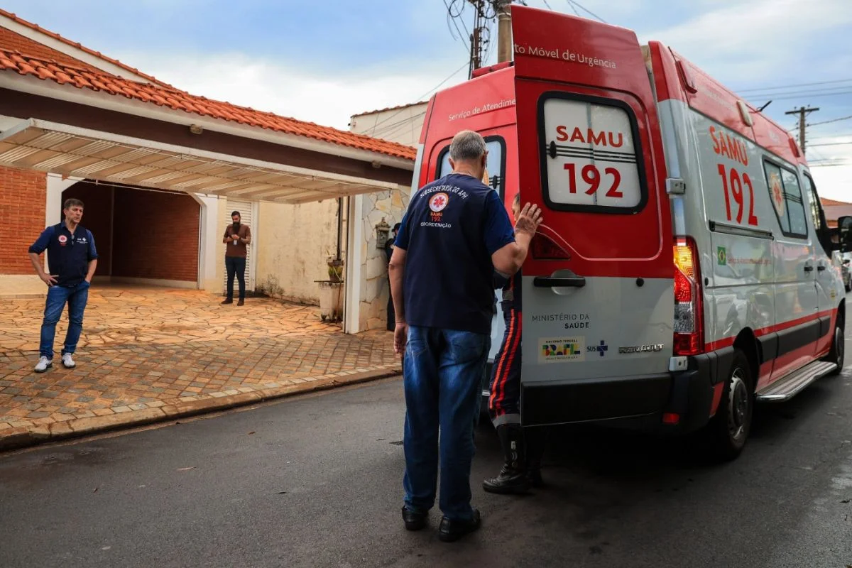 Idosa foi encontrada com “bicheira” na gengiva, infecção causada por larvas de moscas. Outros 12 idosos foram resgatados em casa de repouso - Metrópoles Idosa foi encontrada com “bicheira” na gengiva, infecção causada por larvas de moscas. Outros 12 idosos foram resgatados em casa de repouso - Metrópoles