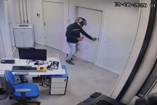 Segurança é preso suspeito de furtar armas em cofre de banco