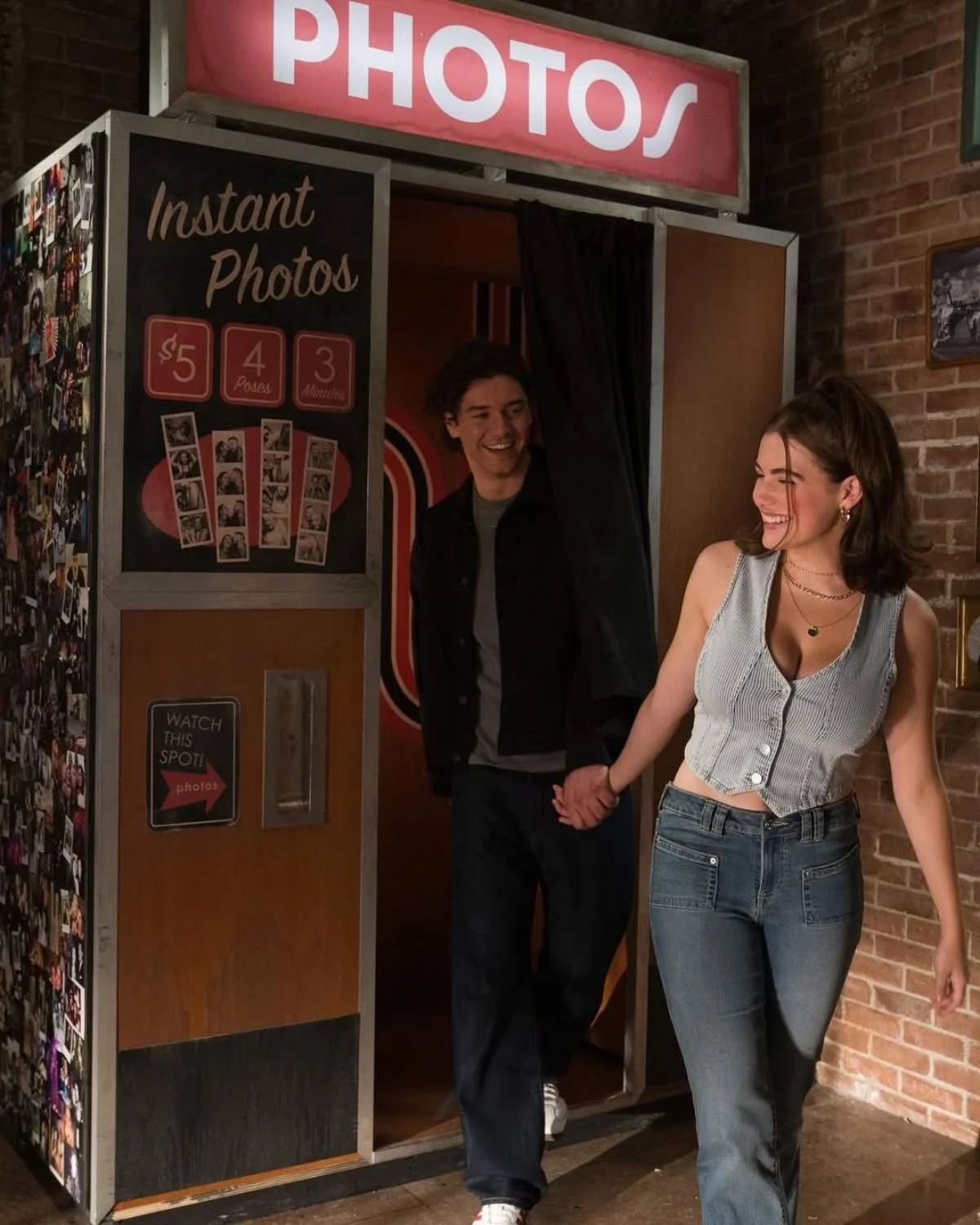A primeira temporada aborda o romance de Hannah e Garrett A primeira temporada aborda o romance de Hannah e Garrett