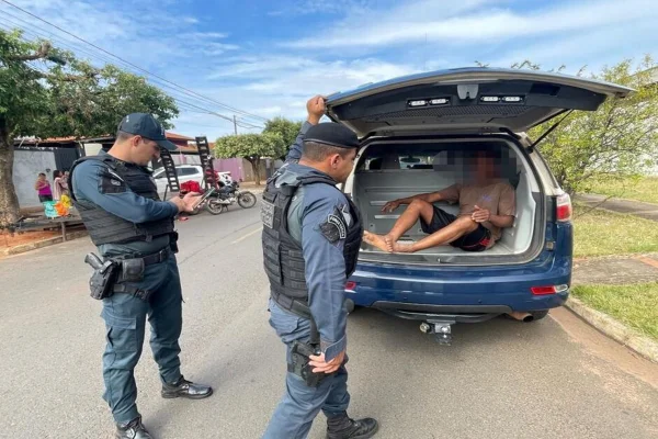 Imagem colorida, motorista preso após cometer acidente - Metrópoles