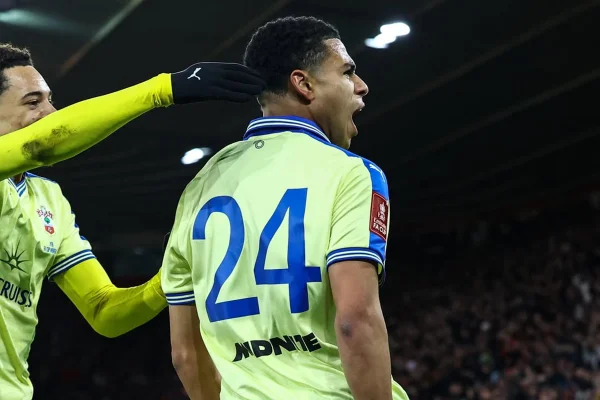 Southampton surpreende, vence o Arsenal e vai à semifinal da FA Cup