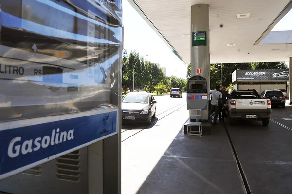 Gasolina do Centro-Oeste subiu 2,5 vezes mais do que a inflação