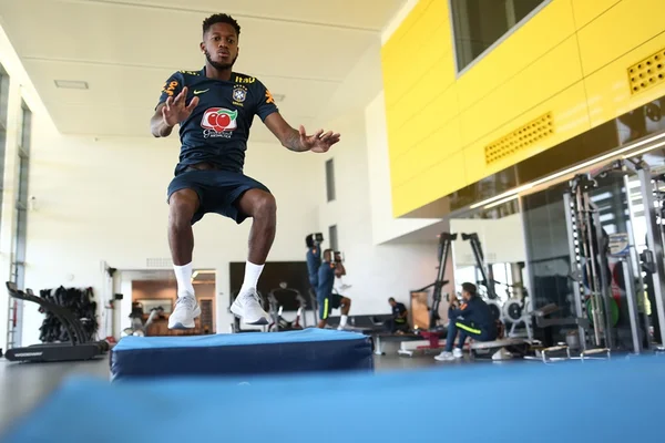 Fred treina, viaja, mas não tem presença garantida no banco da Seleção
