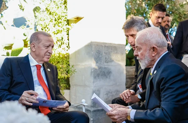 Lula aceita convite de Erdoğan e deve ir à COP31 na Turquia