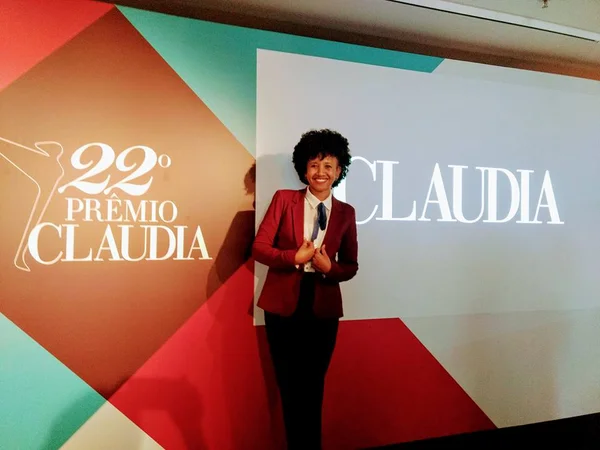 Professora brasiliense leva projeto feminista a público de Planaltina
