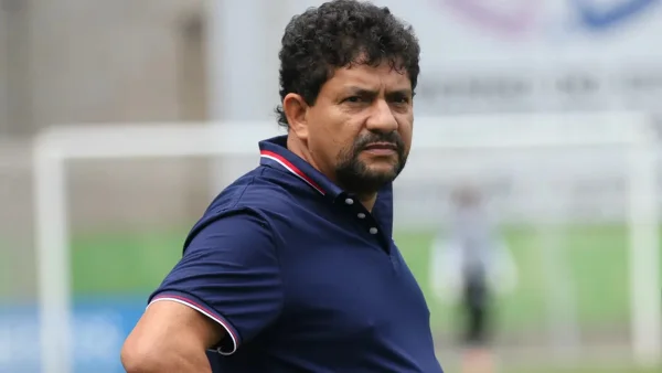 Jogadores do Real Noroeste acionam PM do ES contra presidente do clube