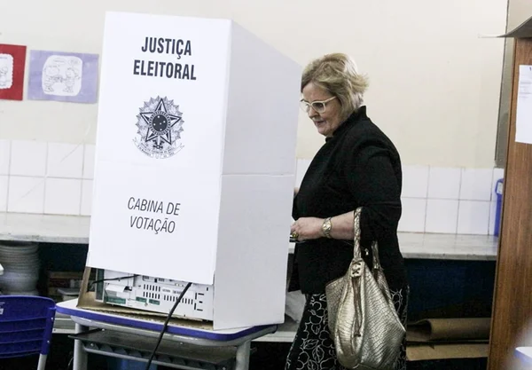 Rosa Weber celebra “festa da democracia”