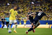 Neymar entrou em campo