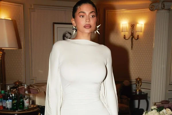 Foto colorida de Kylie Jenner