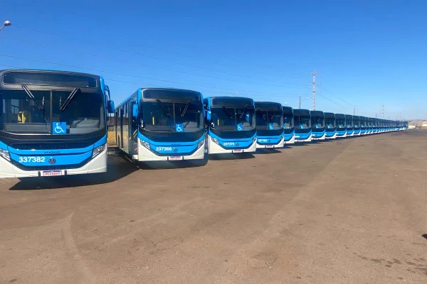Semob libera circulação de 121 novos ônibus em 13 regiões do DF