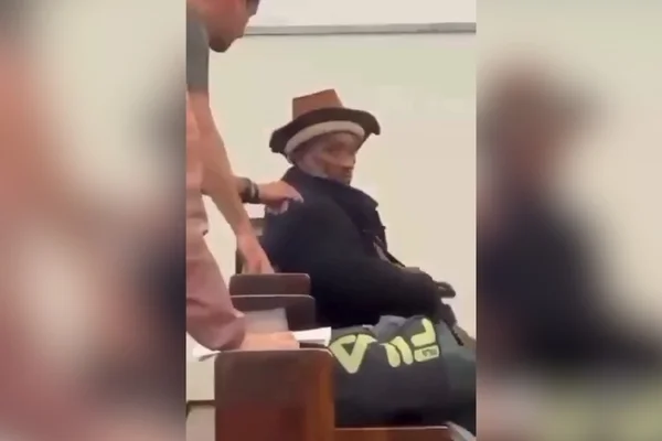 Homem é flagrado se masturbando durante missa na zona sul de SP