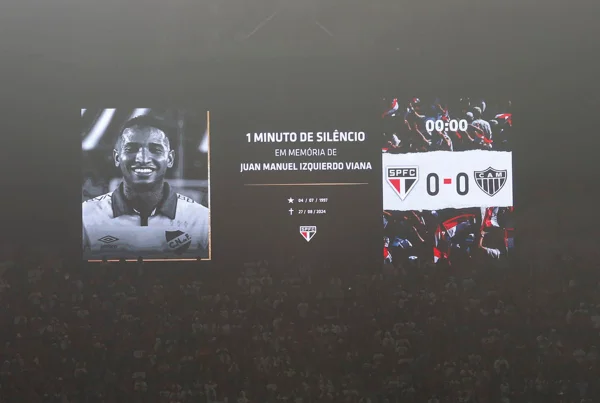 Imagem do placar em homenagem à Izquierdo - Metrópoles