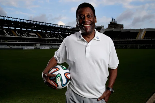 Mansão de Pelé, no Guarujá, avaliada em R$ 8 milhões, está abandonada - Metrópoles