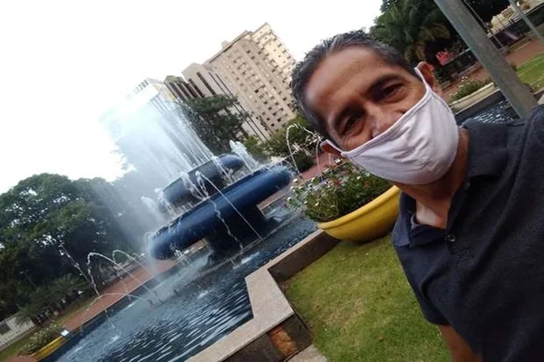 Denunciado por estuprar enteada em Campo Grande passeia por praça da cidade