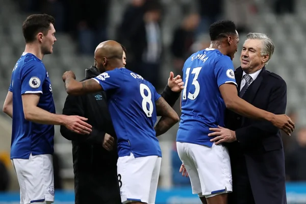 Com assistência de Richarlison, Everton bate Newcastle no Inglês
