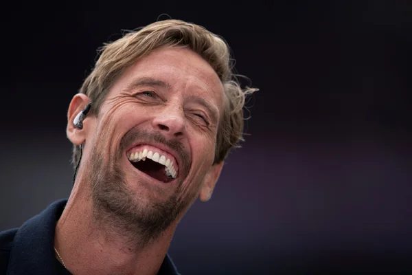 Foto colorida de Peter Crouch - Metrópoles