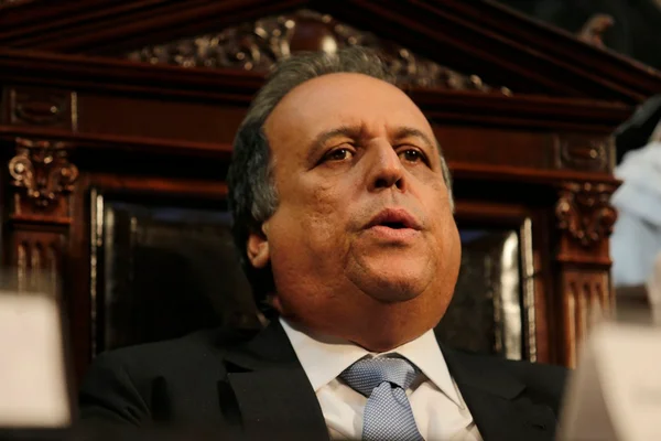 Polícia Federal prende governador do Rio, Luiz Fernando Pezão