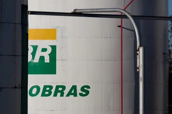 Caldeira explode em refinaria da Petrobras em Paulínia