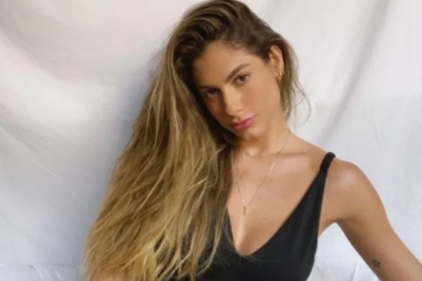 Mari Gonzalez de blusa preta - Metrópoles