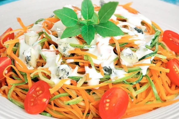 Macarrão de abobrinha e cenoura