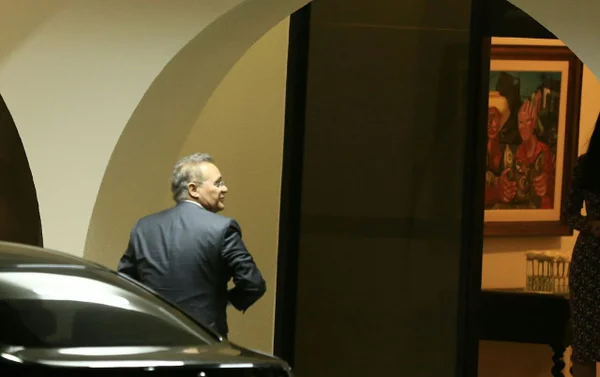 Eunício chama colegas para discutir reforma política em jantar