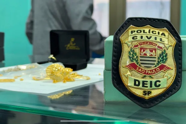 Mais de R$ 1,5 milhão em ouro e joias são apreendidos com receptadores - destaque galeria Mais de R$ 1,5 milhão em ouro e joias são apreendidos com receptadores - destaque galeria