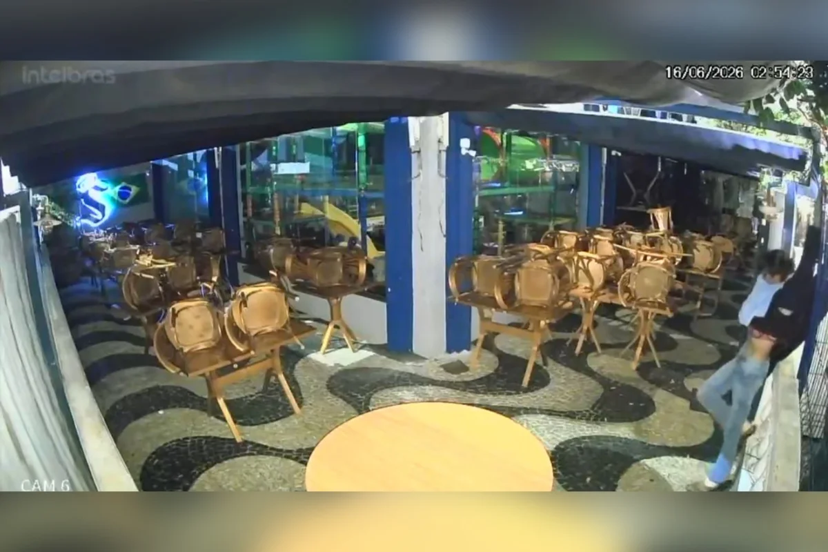 O crime, que ocorreu por volta das 2h54 no bairro Jardim Luz, em Aparecida de Goiânia, foi registrado por câmeras de segurança O crime, que ocorreu por volta das 2h54 no bairro Jardim Luz, em Aparecida de Goiânia, foi registrado por câmeras de segurança