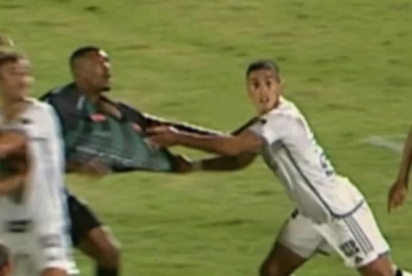 Foto colorida de Maringá e Atlético-MG, na Copa do Brasil - Metrópoles