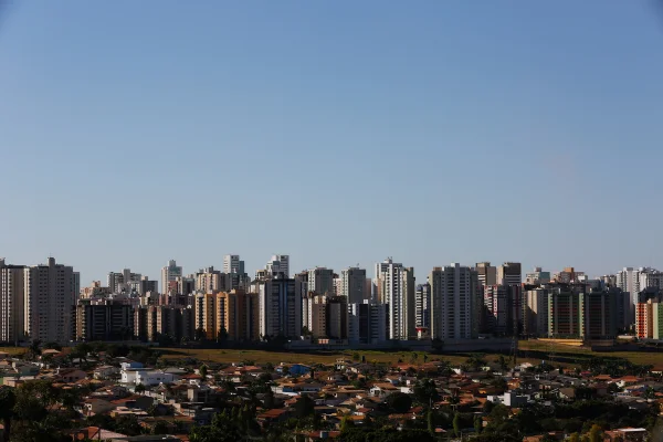 Por arrecadação, GDF quer acelerar liberação de obras com pendências legais
