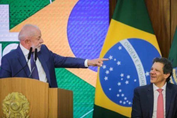 O presidente Luiz Inácio Lula da Silva e o Ministro da Fazenda, Fernando Haddad falam sobre os planos de governo