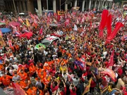 No RJ e sem Eduardo Paes, Lula faz último ato de campanha antes do 1º turno - imagem 3 No RJ e sem Eduardo Paes, Lula faz último ato de campanha antes do 1º turno - imagem 3