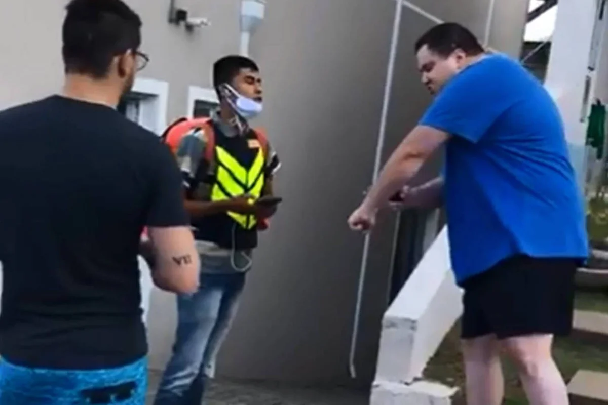 entregador Matheus Pires foi alvo de racismo e discriminação em Valinhos entregador Matheus Pires foi alvo de racismo e discriminação em Valinhos