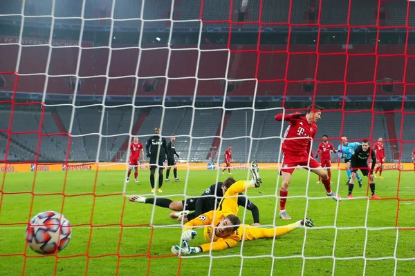 Bayern vence na Champions