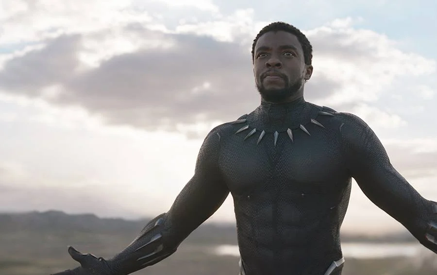 <b>Pantera Negra 2.</b> O sucesso do primeiro filme, dono da nona maior bilheteria da história (US$ 1,346 bilhão), garantiu de imediato uma continuação. Chadwick Boseman volta ao papel principal, bem como o diretor Ryan Coogler, também conhecido por Creed: Nascido para Lutar (2015) <b>Pantera Negra 2.</b> O sucesso do primeiro filme, dono da nona maior bilheteria da história (US$ 1,346 bilhão), garantiu de imediato uma continuação. Chadwick Boseman volta ao papel principal, bem como o diretor Ryan Coogler, também conhecido por Creed: Nascido para Lutar (2015)