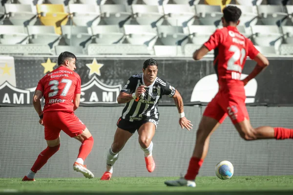 Imagem colorida da partida entre Atlético-MG x Athletico-PR