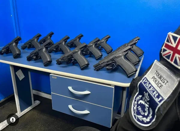 Armas apreendidas em rodoviária - Metrópoles