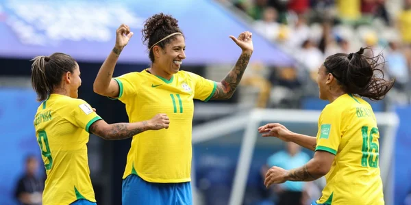 Seleção defende liderança do Grupo C contra a Austrália
